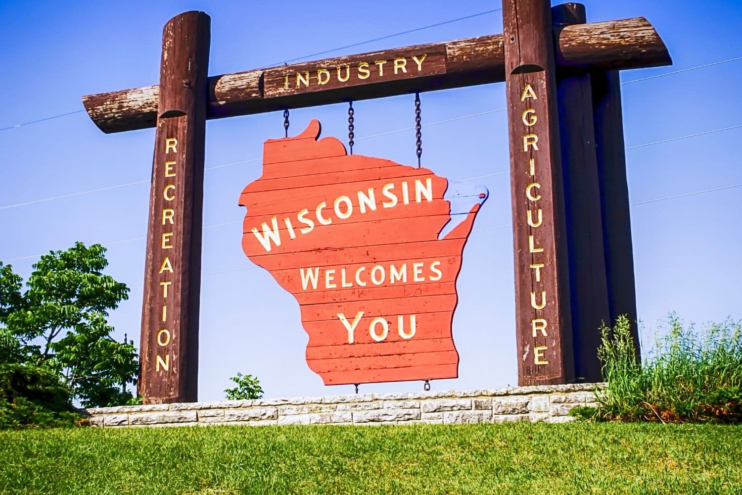 Wisconsin Welcome sign at Marinette WI